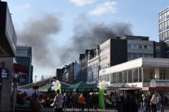 Brand einer 3.500 qm Lagerhalle an der Baum / Fabrikstraße